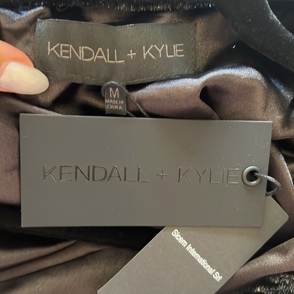 KENDALL & KYLIE puff sleeve wrap top - Picture 8 of 16